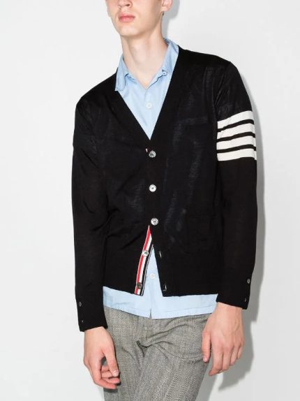 THOM BROWNE - Men Classic V-Neck Cardigan In Sustainable Fine Merino Wool