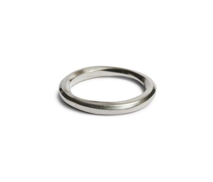 WERKSTATT MUNCHEN - Classic Round Hammered Ring