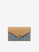 Blue bag, front view