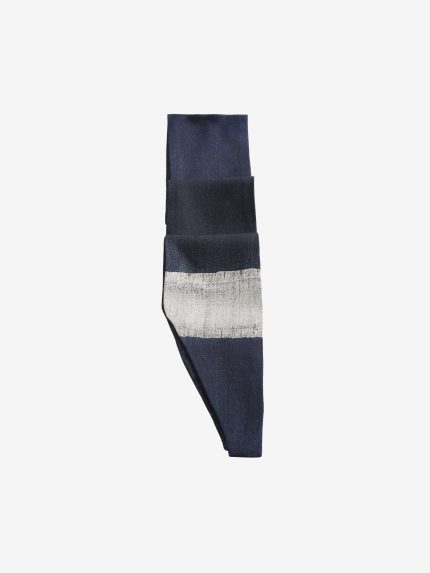 Blue scarf, front view