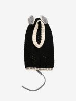 Black hats, front view