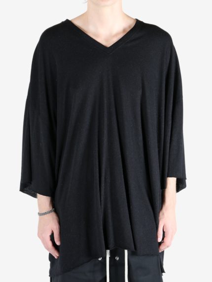 Black t-shirt worn by a person, showing the t-shirt fit