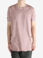 Pink t-shirt worn by a person, showing the t-shirt' fit